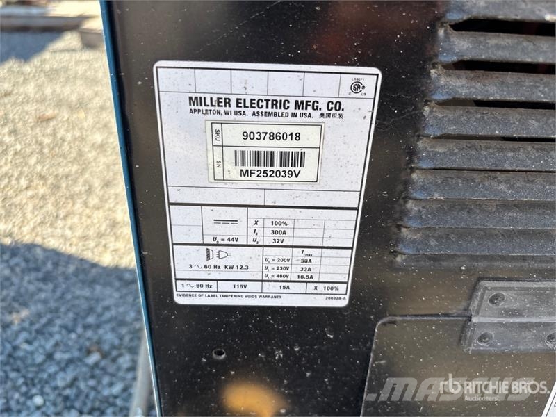 Miller Electric 300 A MIG Electric Welder Welding Equipment