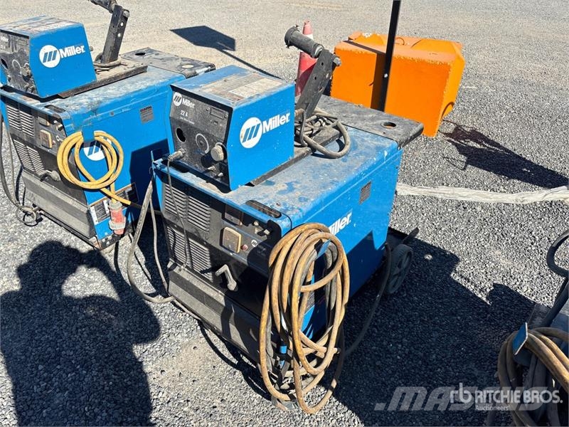 Miller Electric 300 A MIG Electric Welder Welding Equipment