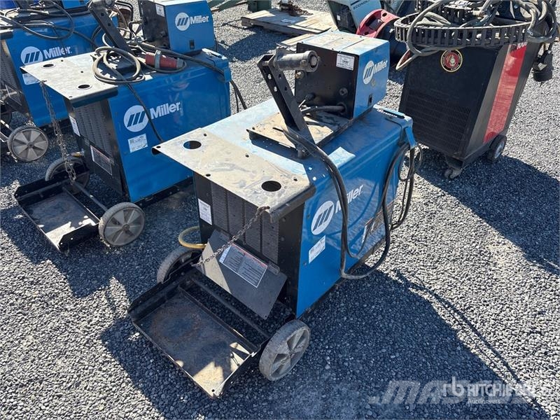 Miller Electric 300 A MIG Electric Welder Poste à souder