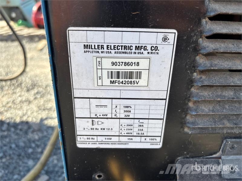 Miller Electric 300 A MIG Electric Welder Poste à souder