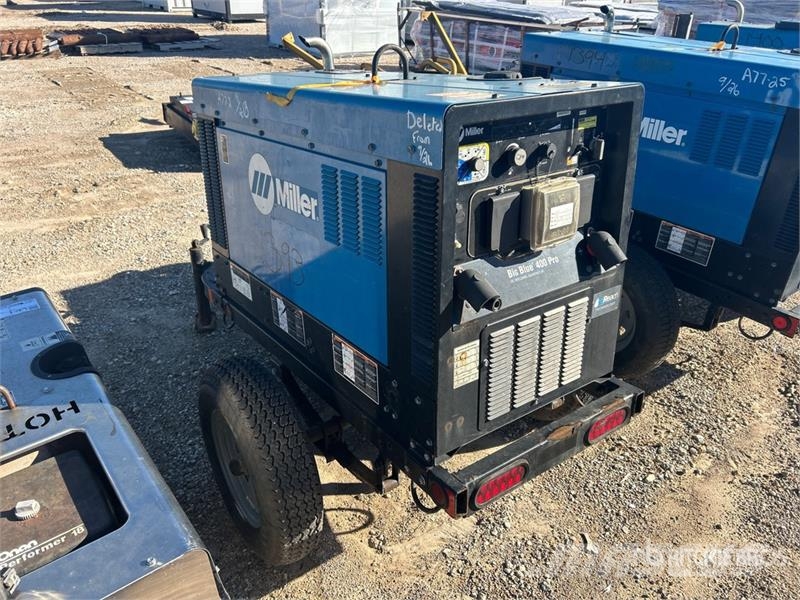 Miller Electric BB400PRO Mobile Multi-Process Engine Driv Attrezzature per saldature