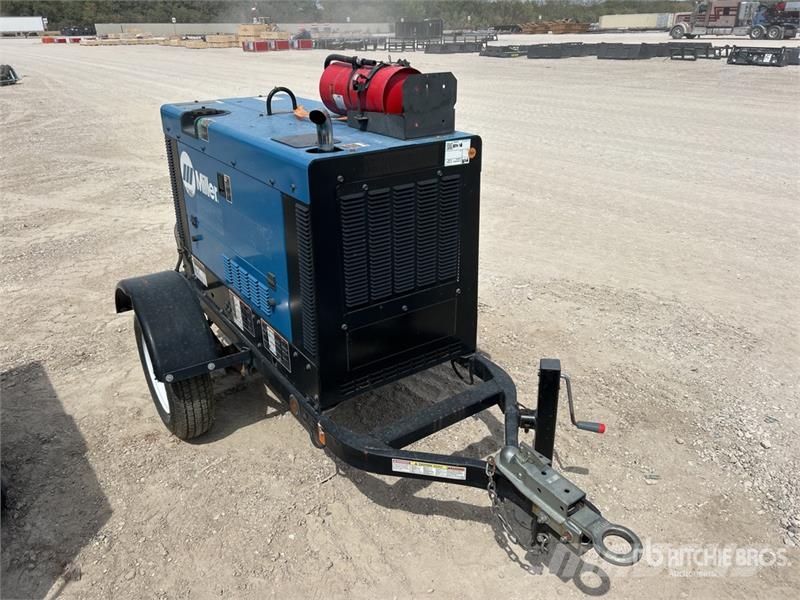 Miller Electric Big Blue 400 Pro 400 A Mobile Multi-Proce Welding Equipment