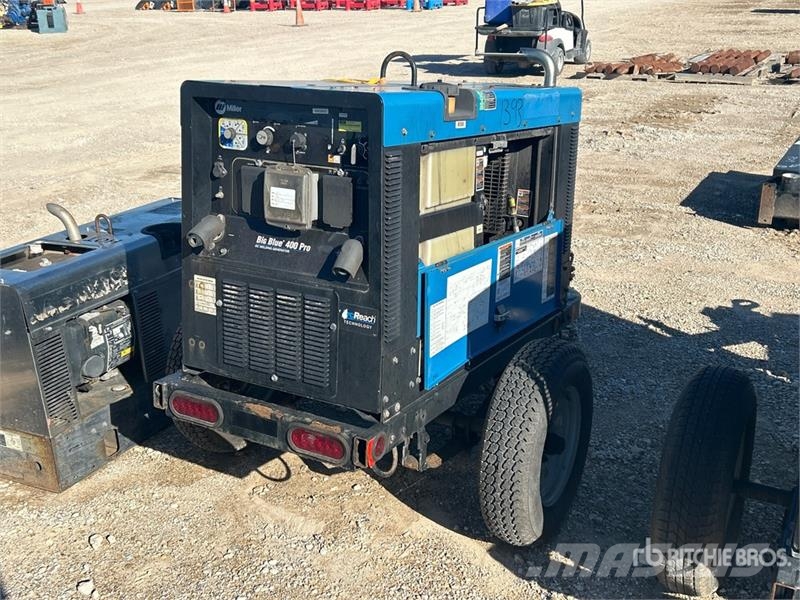Miller Electric Big Blue 400 Pro Mobile Multi-Process Eng Máquinas de solda