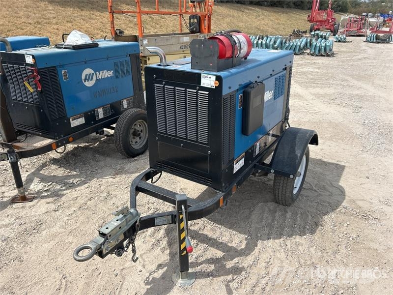 Miller Electric Big Blue 400 Pro 400 A Mobile Multi-Proce Welding Equipment