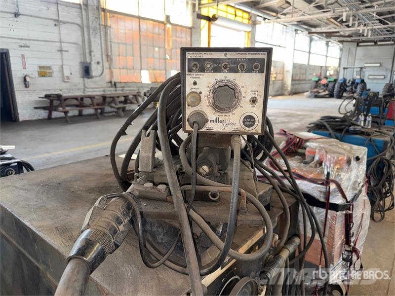 Miller FC-600 600 A Mobile Multi-Process Electric Welder Schweissgeräte