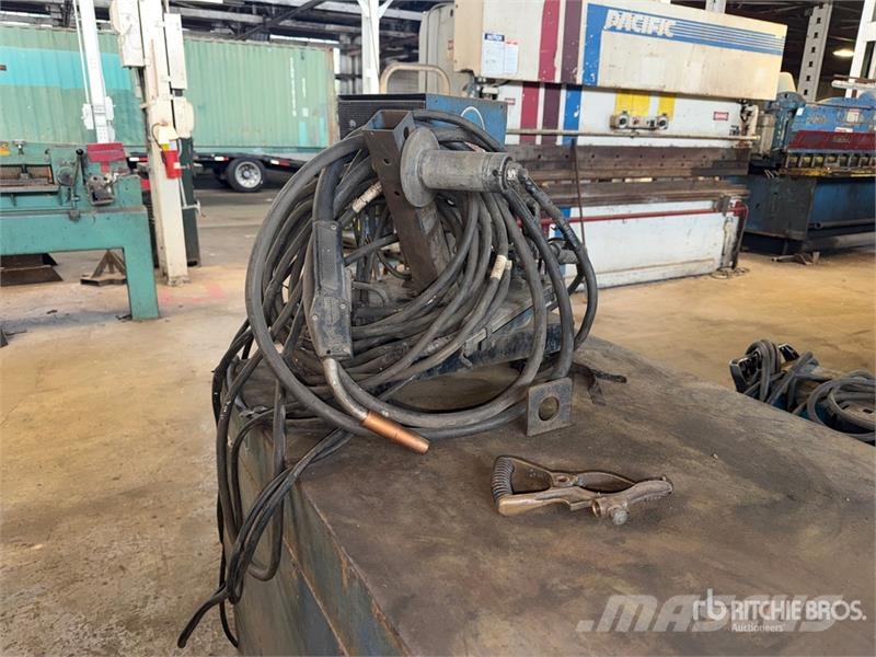Miller FC-600 600 A Mobile Multi-Process Electric Welder Schweissgeräte