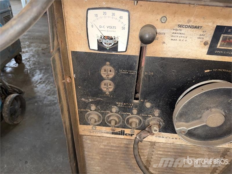 Miller FC-600 600 A Mobile Multi-Process Electric Welder Schweissgeräte