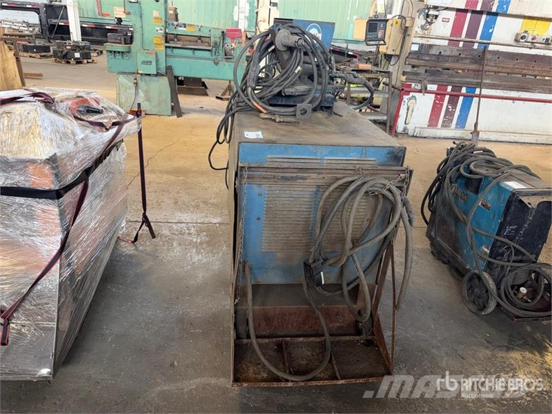 Miller FC-600 600 A Mobile Multi-Process Electric Welder Schweissgeräte