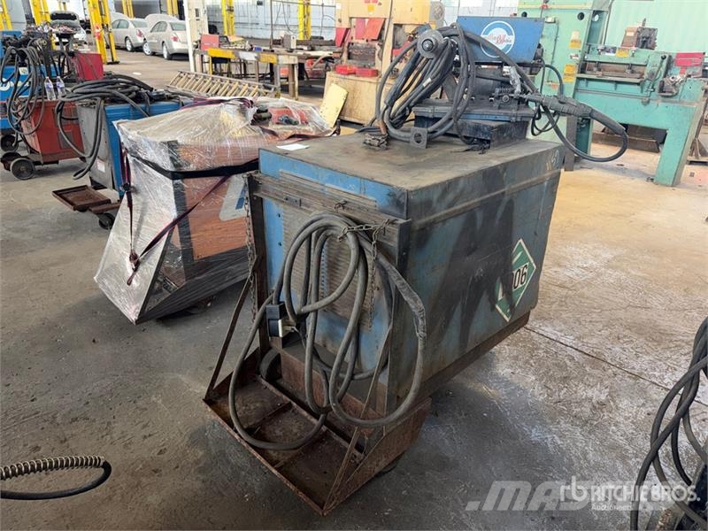 Miller FC-600 600 A Mobile Multi-Process Electric Welder Schweissgeräte