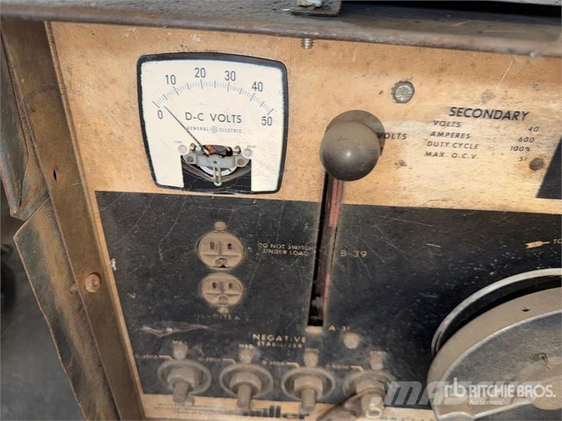 Miller FC-600 600 A Mobile Multi-Process Electric Welder Schweissgeräte