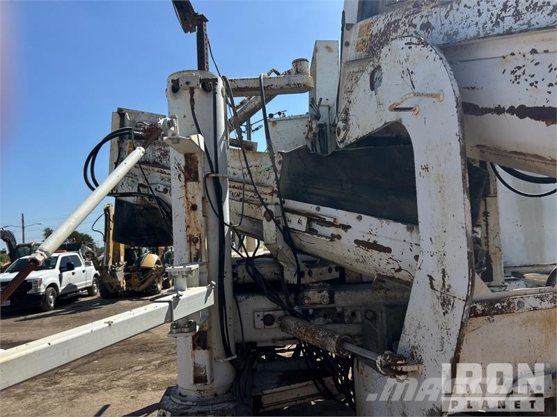 Miller Formless M8800 Slip Form Paver 混凝土鋪路機