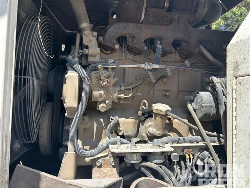 Miller M-8100 混凝土鋪路機