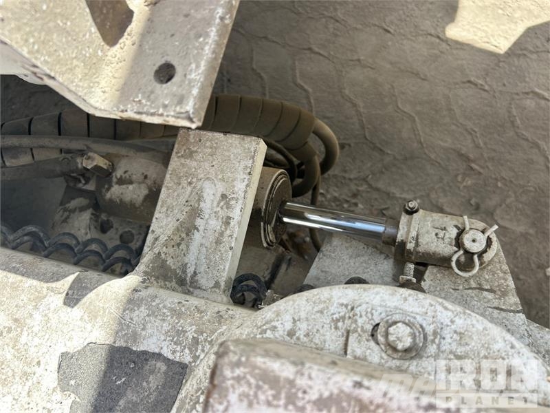Miller M-8100 混凝土鋪路機