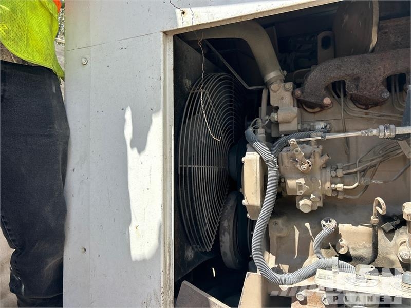 Miller M-8100 混凝土鋪路機