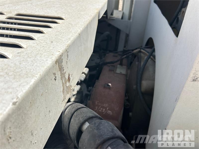 Miller M-8100 混凝土鋪路機