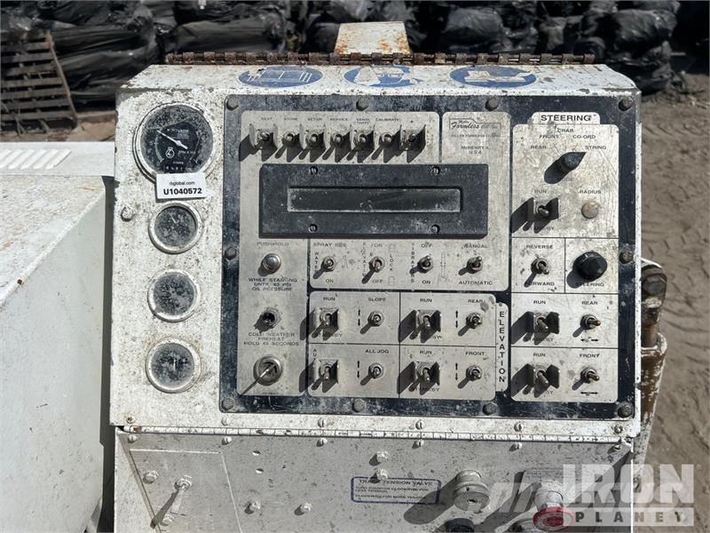 Miller M-8100 混凝土鋪路機