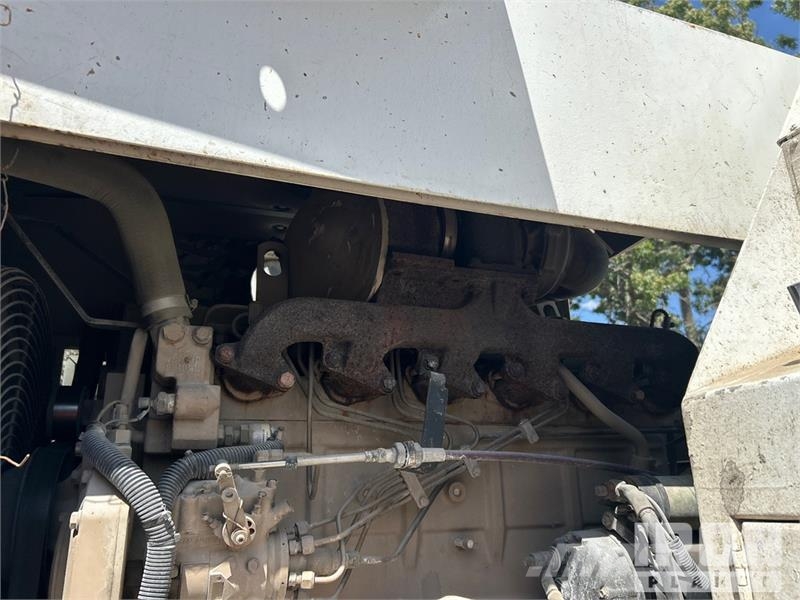 Miller M-8100 混凝土鋪路機