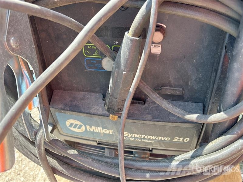 Miller Syncrowave 210 210 A Arc Electric Welder Máquinas de solda