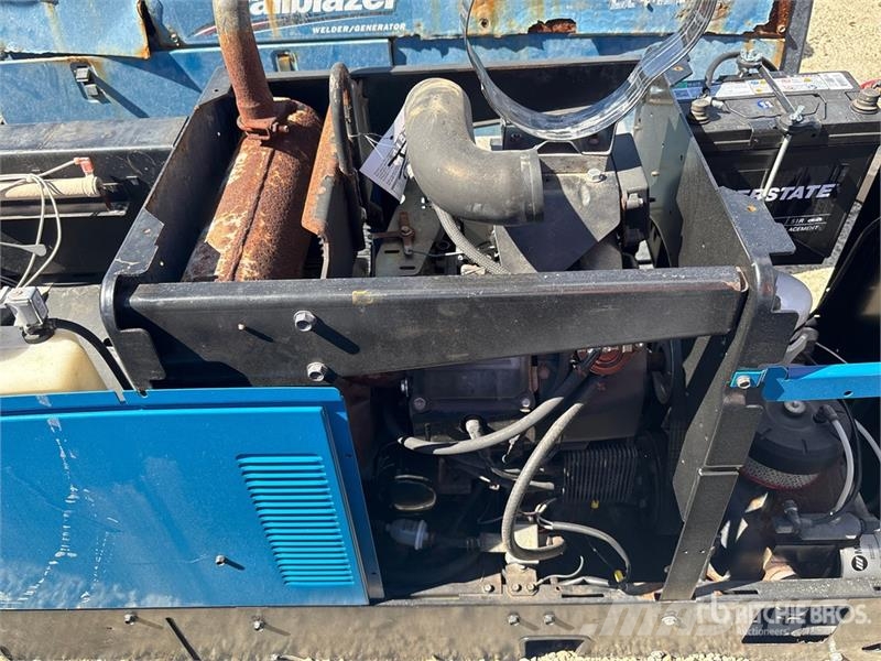 Miller Trailblazer 302 Air Pak 300 A Skid-Mounted Multi-P Schweissgeräte