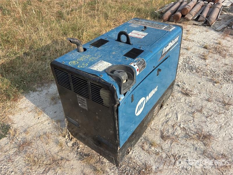 Miller Trailblazer 325 325 A Multi-Process Engine Driven  ماكينات لحام