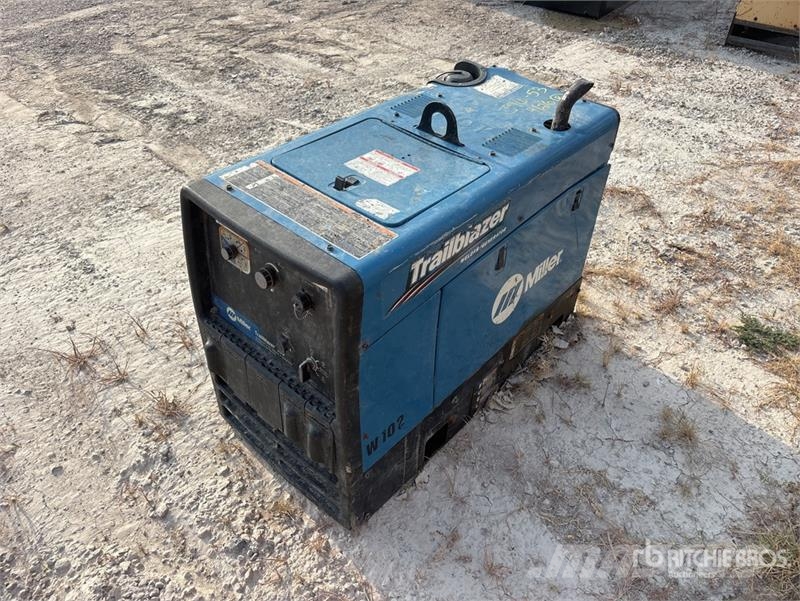 Miller Trailblazer 325 325 A Multi-Process Engine Driven  ماكينات لحام
