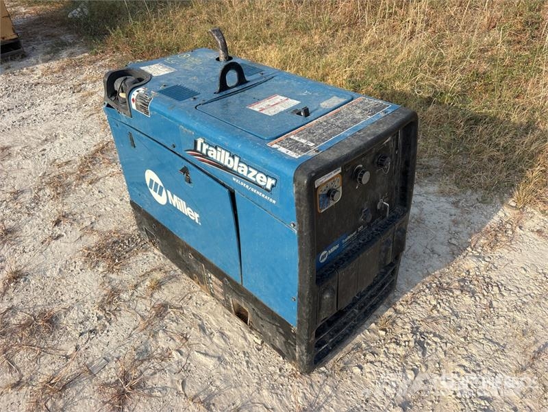 Miller Trailblazer 325 325 A Multi-Process Engine Driven  ماكينات لحام