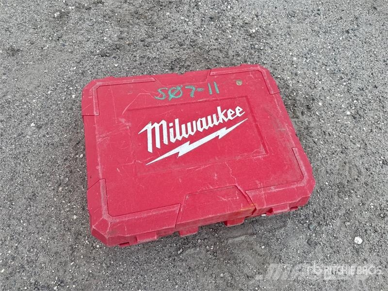 MILWAUKEE of Milwaukee Hammer Drill Outros componentes