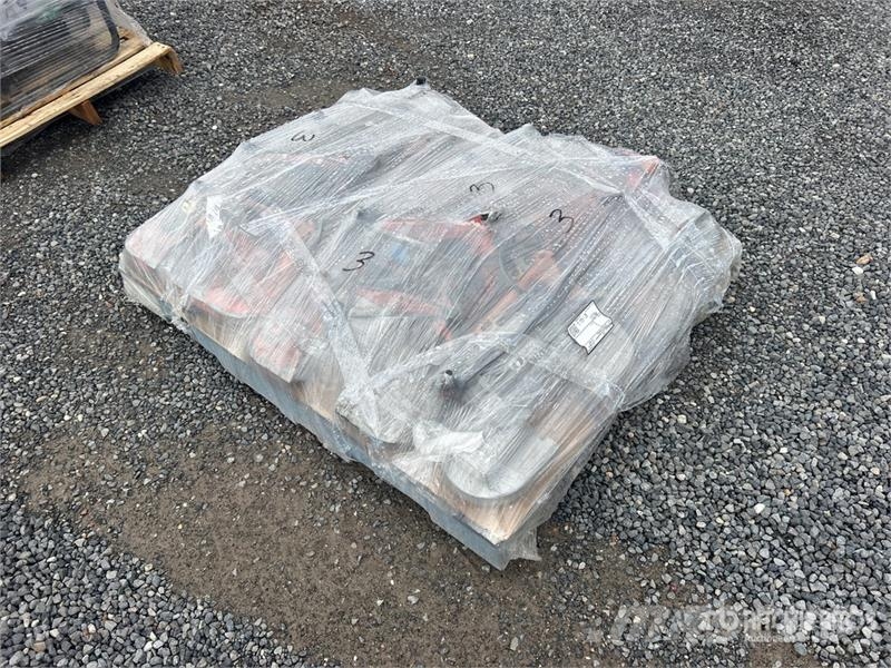 MILWAUKEE of Milwaukee 6236 4-3/4 Deepcut Band Saw معدات البناء - غير ذلك