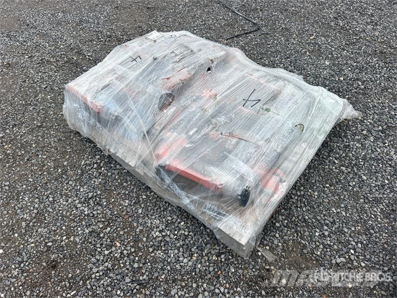 MILWAUKEE of Milwaukee 6236 4-3/4 Deepcut Band Saw معدات البناء - غير ذلك
