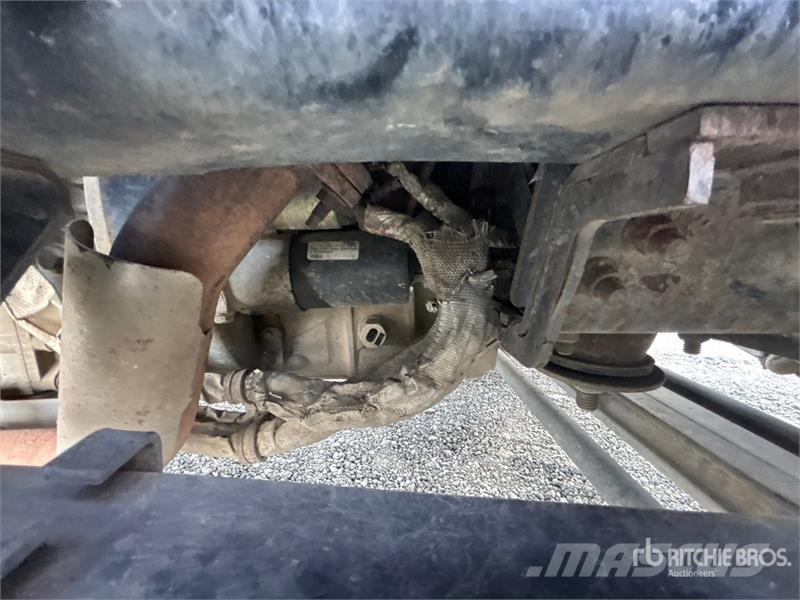 Mitsubishi 4x2 Dump Truck شاحنات قلابة