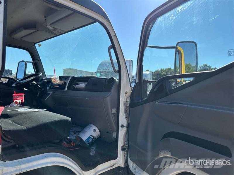 Mitsubishi 4x2 Dump Truck Camion ribaltabili