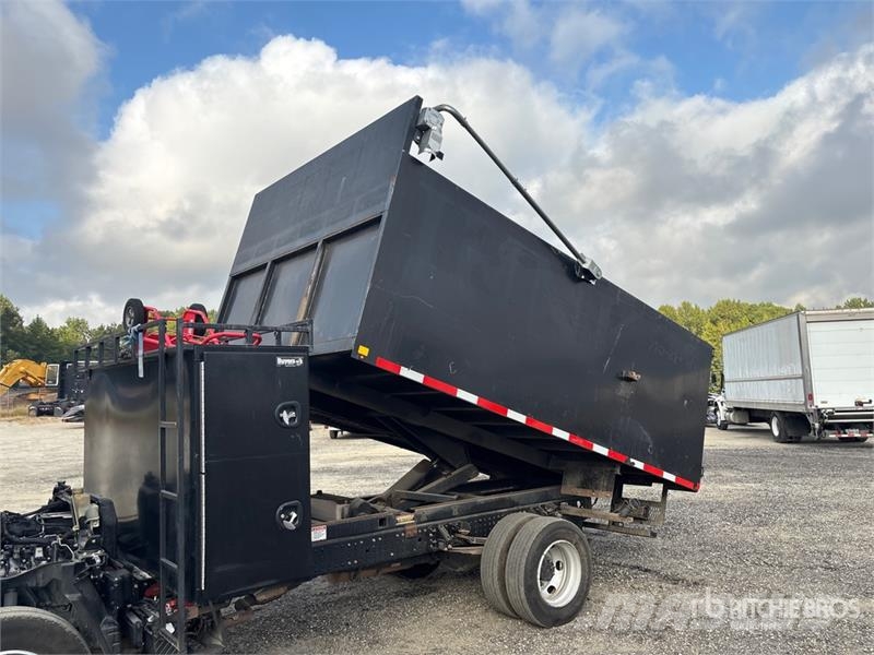 Mitsubishi 4x2 Dump Truck شاحنات قلابة