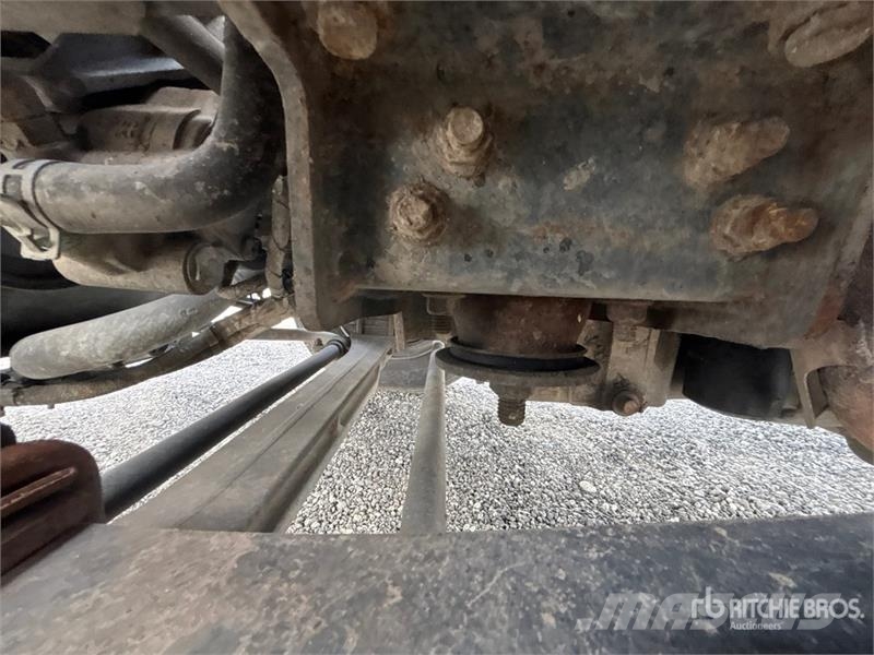 Mitsubishi 4x2 Dump Truck شاحنات قلابة