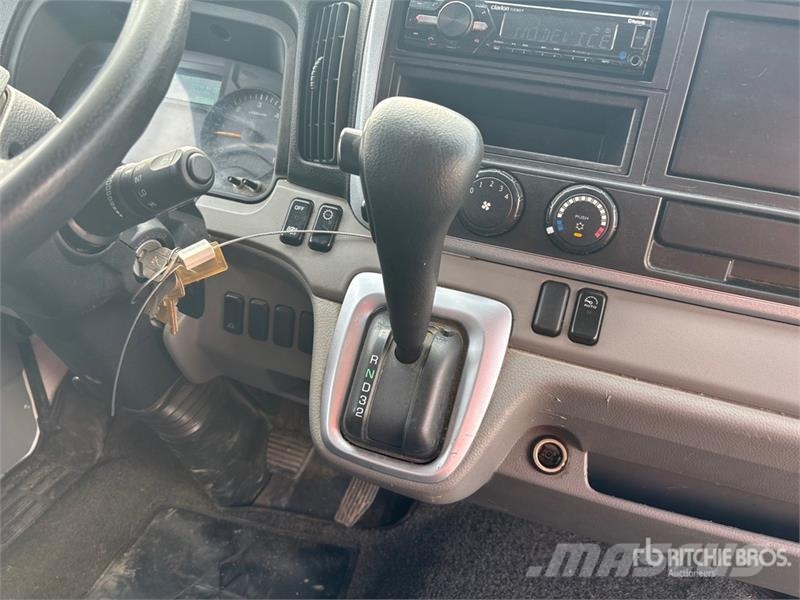 Mitsubishi 4x2 Dump Truck شاحنات قلابة