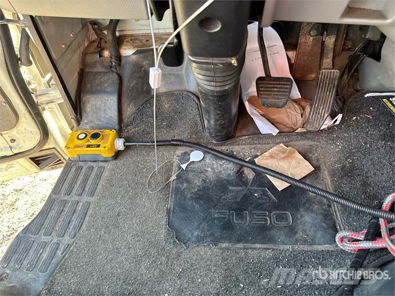 Mitsubishi 4x2 Dump Truck Camion ribaltabili