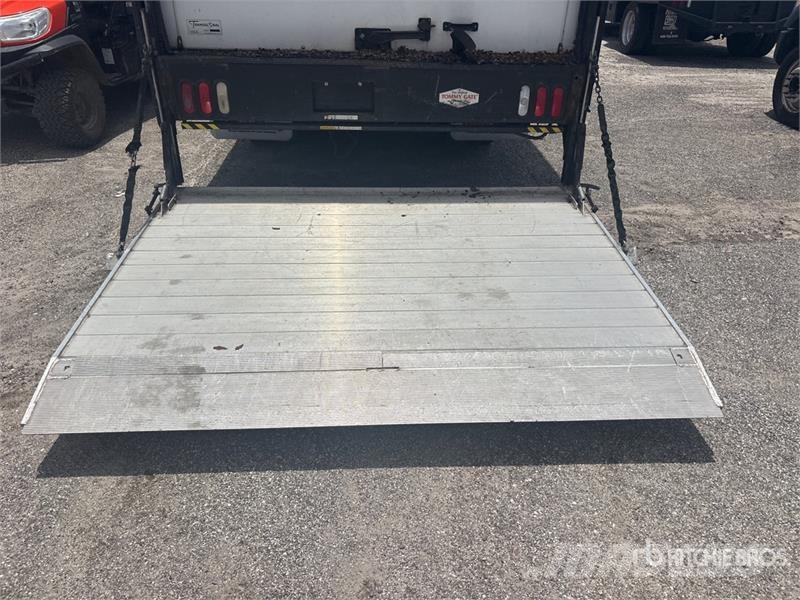 Mitsubishi Fuso FEC72S 4x2 Van Truck Furgons