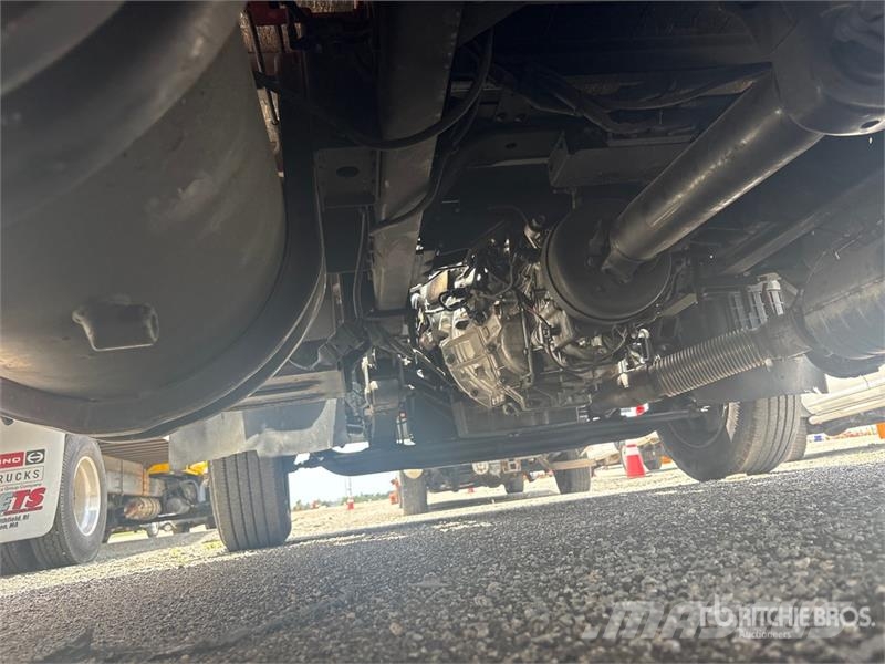 Mitsubishi Fuso FEC72S 4x2 Van Truck Furgons