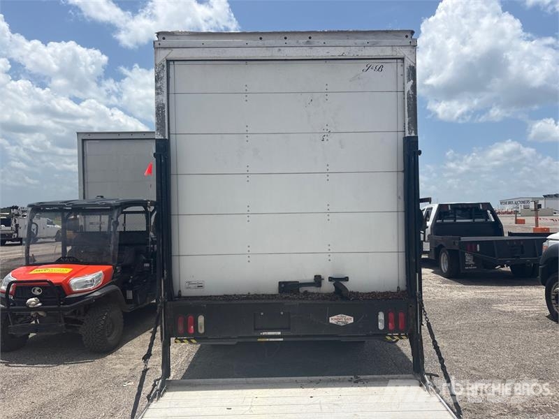 Mitsubishi Fuso FEC72S 4x2 Van Truck Furgons