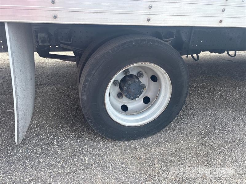Mitsubishi Fuso FEC72S 4x2 Van Truck Furgons