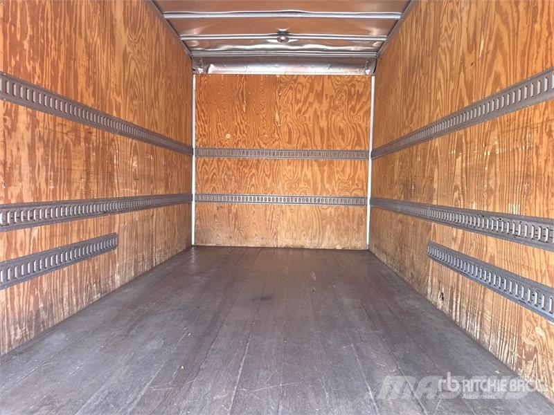 Mitsubishi Fuso FEC72S 4x2 Van Truck Furgons
