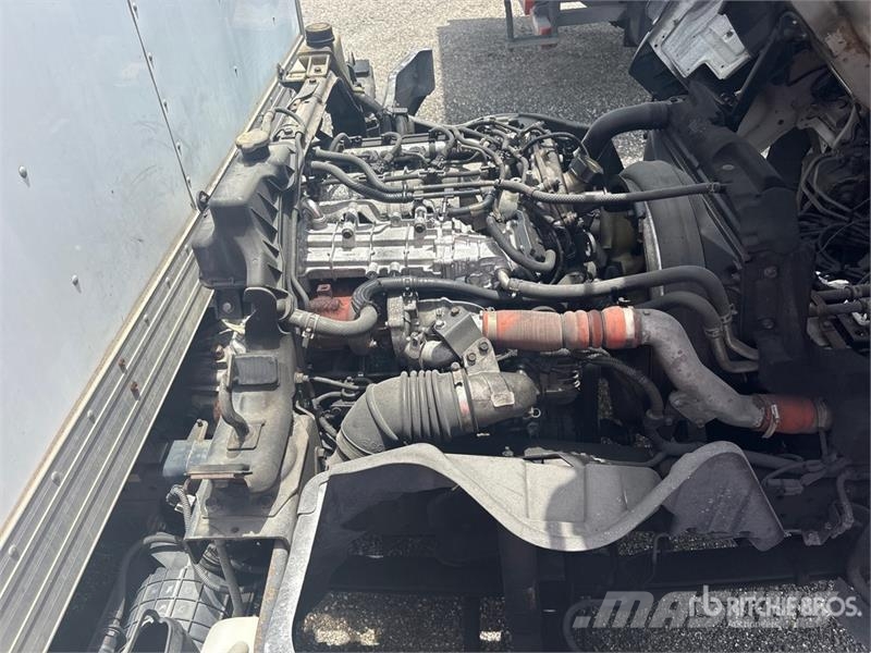 Mitsubishi Fuso FEC72S 4x2 Van Truck Furgons
