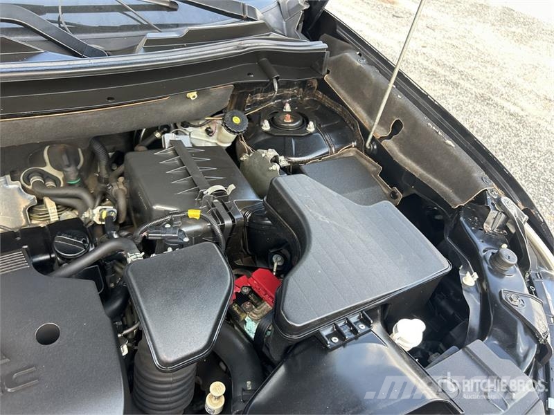 Mitsubishi Outlander PKWs
