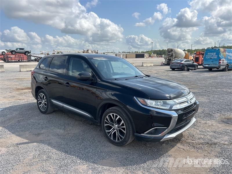 Mitsubishi Outlander PKWs