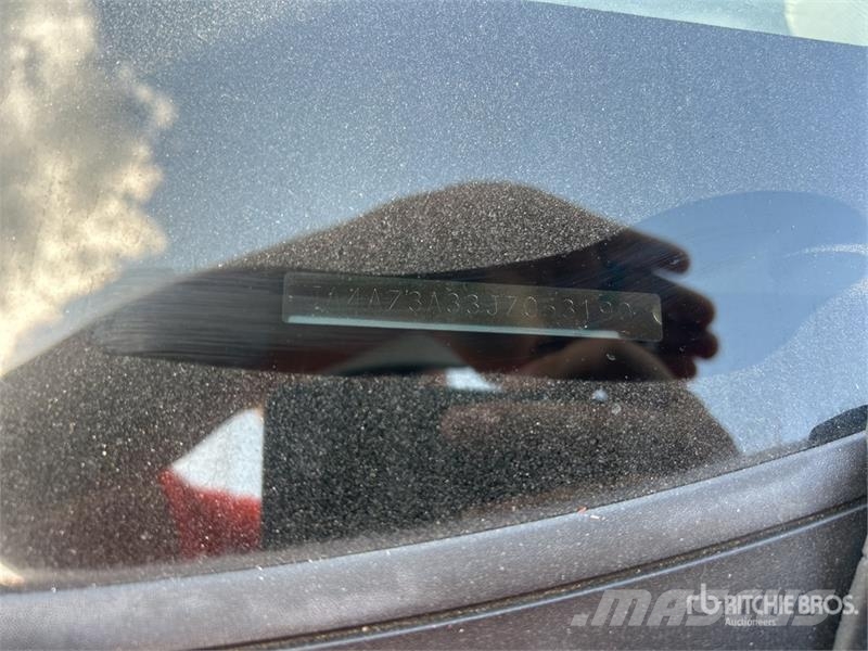 Mitsubishi Outlander PKWs