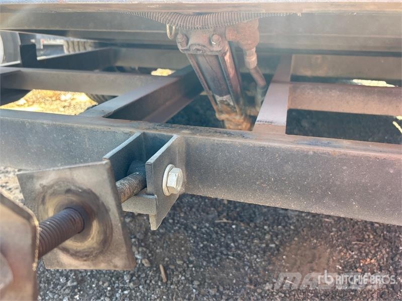 MMDI 10 ft S/A Tilt Deck Trailer Zemie treileri