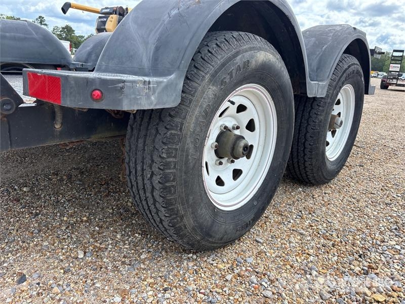 MMDI E510H 10 ft T/A Equipment Trailer Rimorchio per il trasporto di veicoli