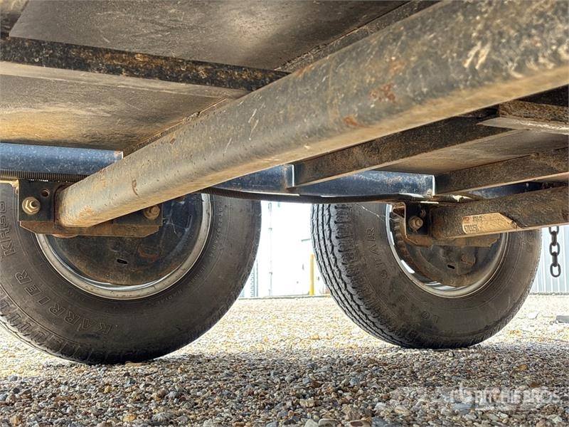 MMDI E510H 10 ft T/A Equipment Trailer Rimorchio per il trasporto di veicoli