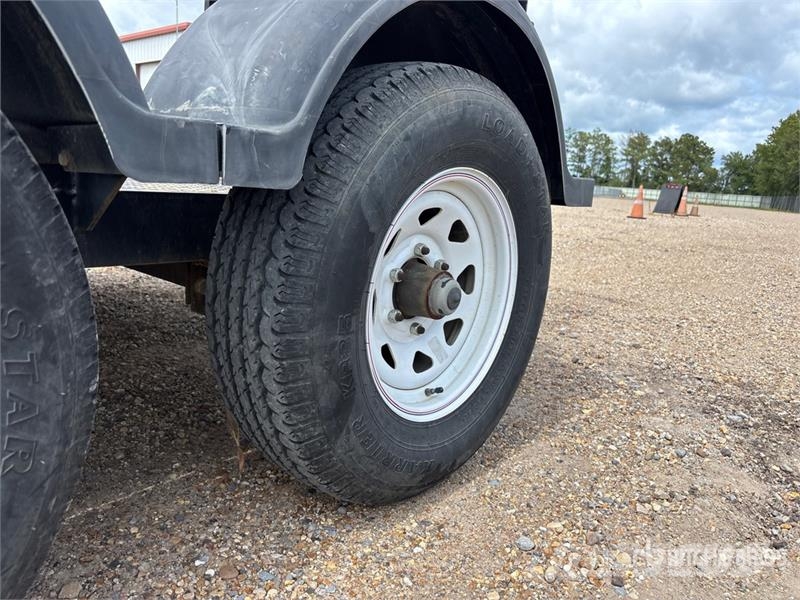 MMDI E510H 10 ft T/A Equipment Trailer Rimorchio per il trasporto di veicoli