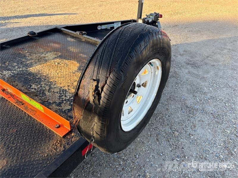 MMDI E614H 14 ft T/A Equipment Trailer Auto pārvadāšanas treileri