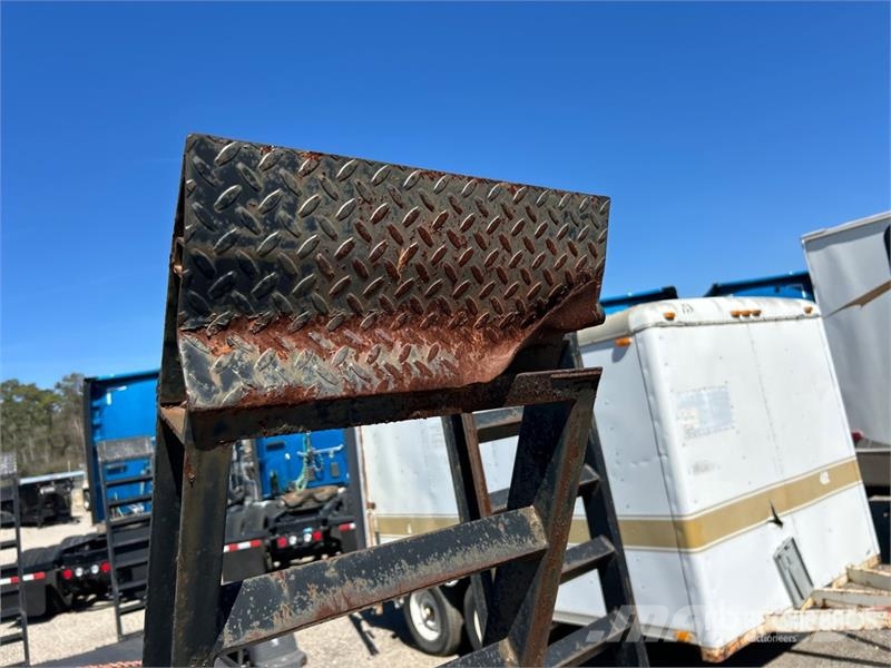 MMDI ME510RCMPH 10 ft T/A Equipment Trailer Rimorchio per il trasporto di veicoli